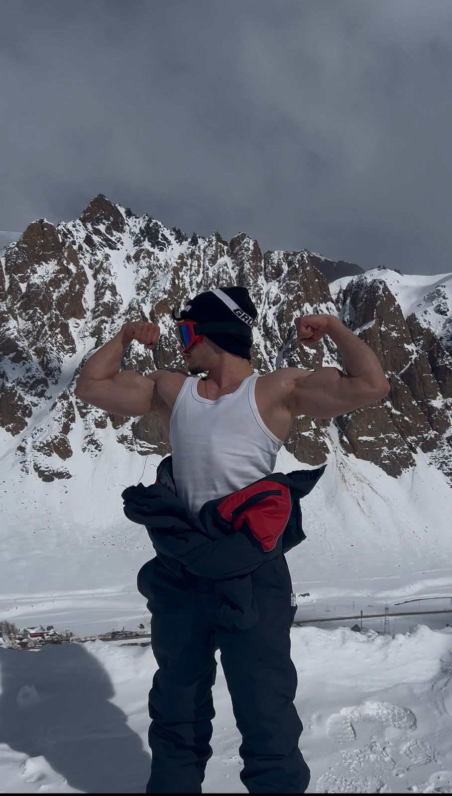 Mateus Jaroseski em uma montanha nevada
